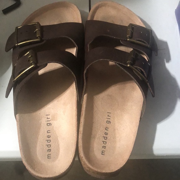 Madden girl - Picture 3 of 6